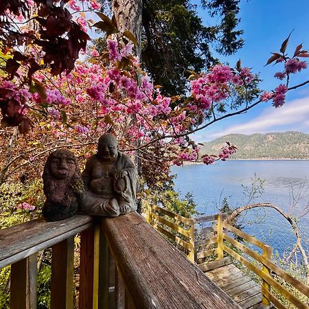 Shangrila Waterfront Vacation Home Bedwell Harbour Экстерьер фото