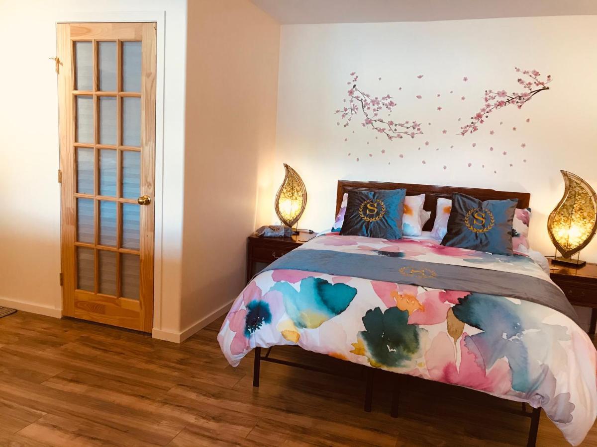 Shangrila Waterfront Vacation Home Bedwell Harbour Экстерьер фото