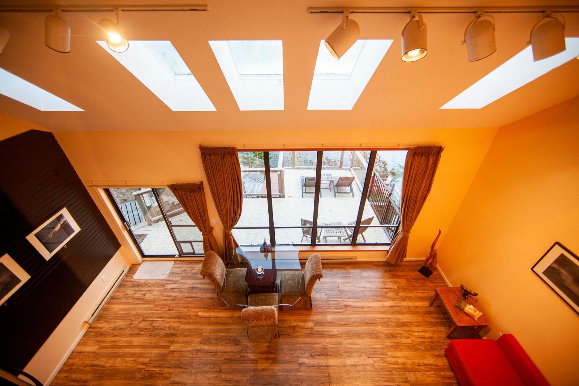 Shangrila Waterfront Vacation Home Bedwell Harbour Экстерьер фото