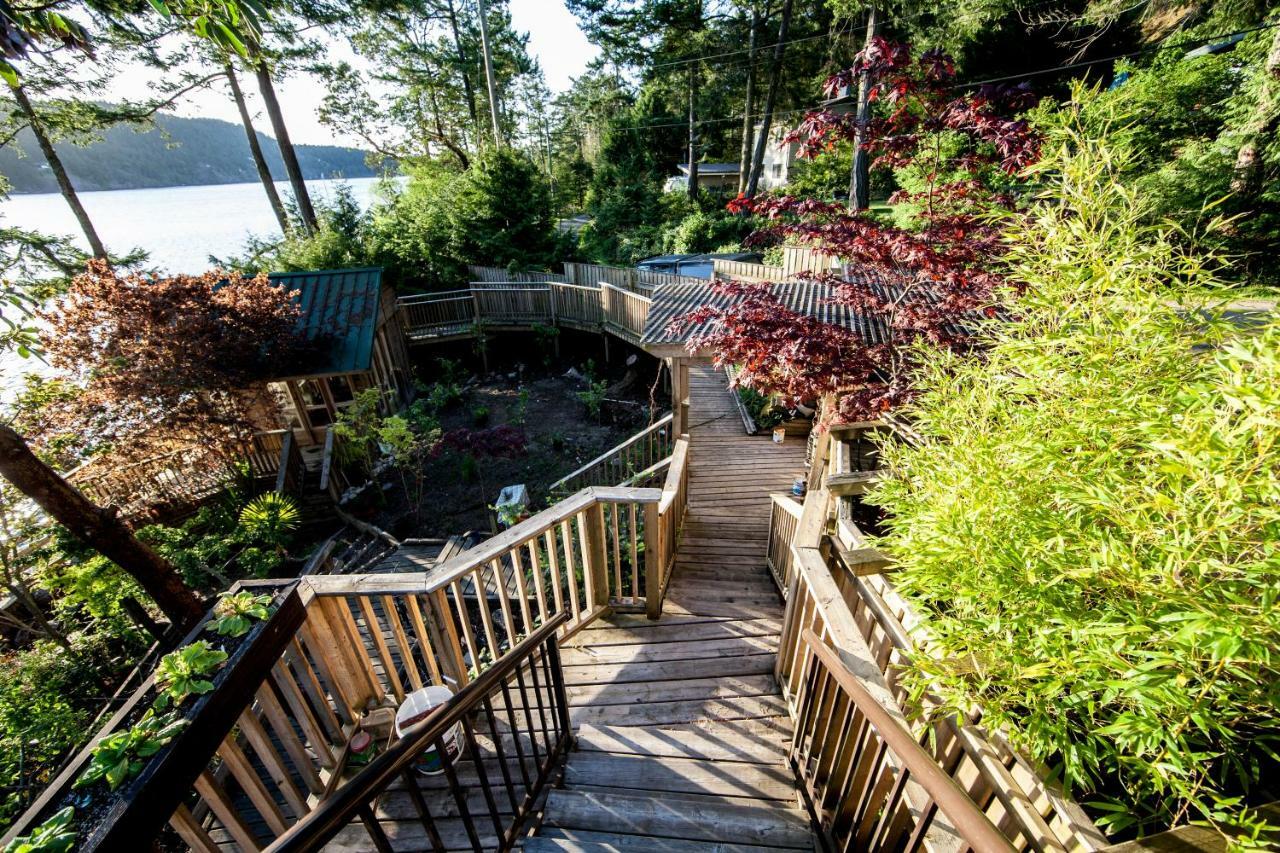 Shangrila Waterfront Vacation Home Bedwell Harbour Экстерьер фото