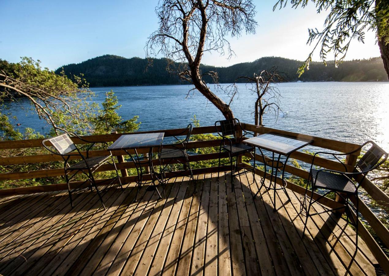 Shangrila Waterfront Vacation Home Bedwell Harbour Экстерьер фото